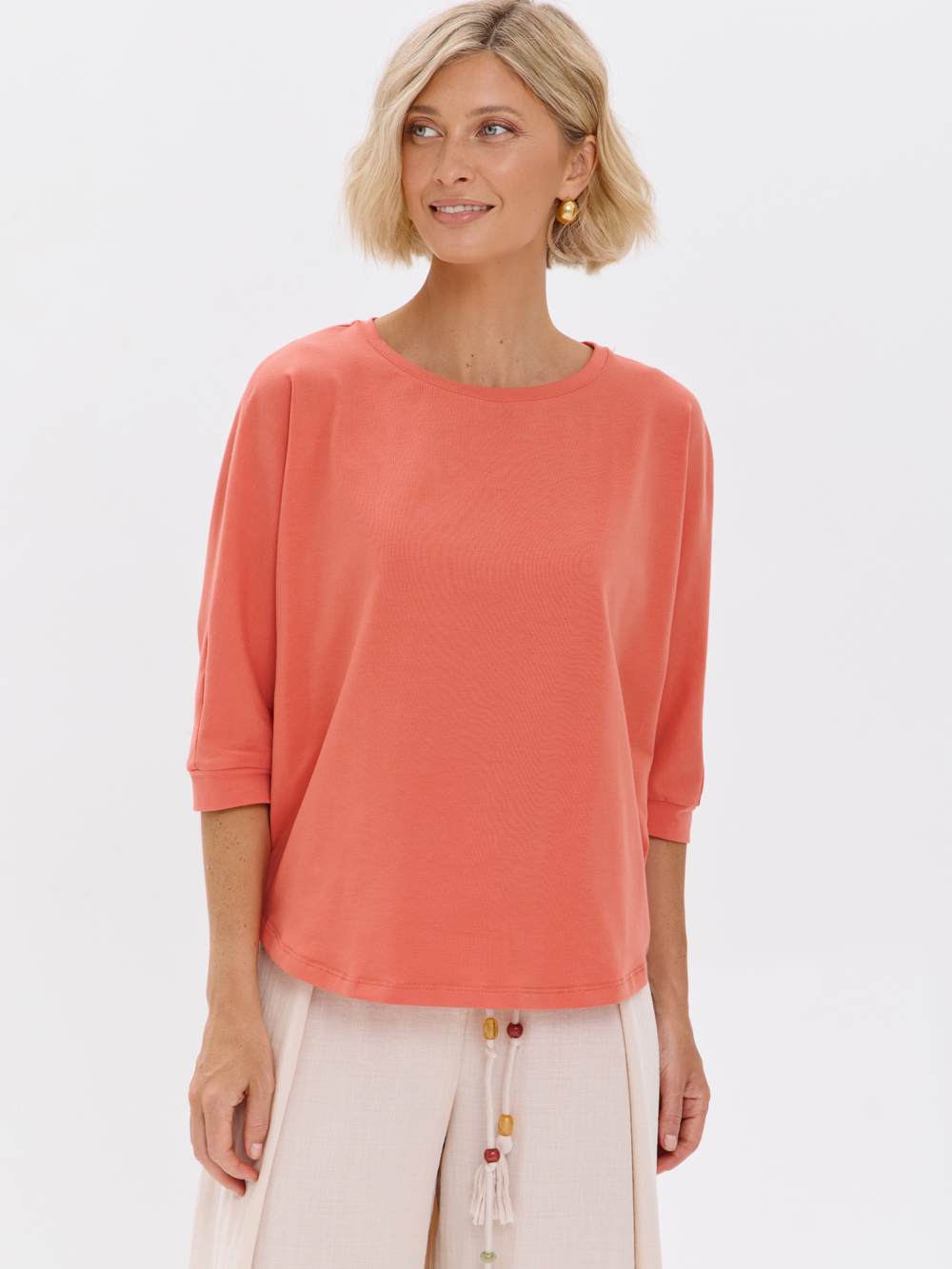 Свободная футболка летучая мышь с рукавом 3/4