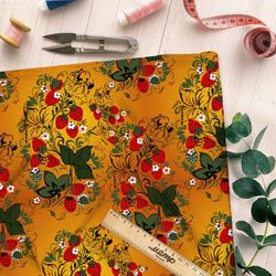 Ткань таффета земляника с цветочками