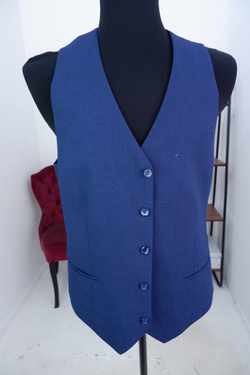 Жилетка Vincitore классического кроя, визуально на 50 размер