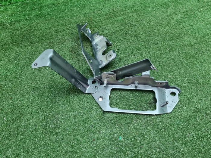 Кронштейн петли капота Kia Sorento 2 XM (12-21)