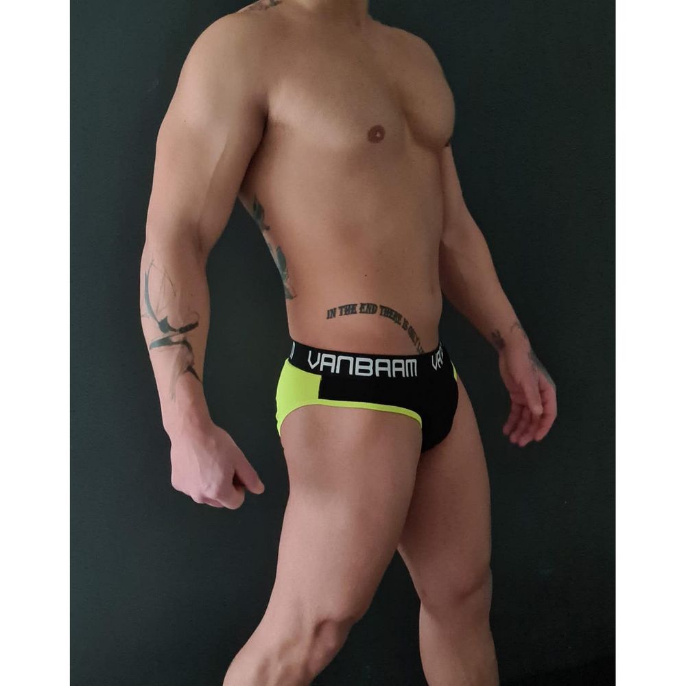 Мужские трусы слипы черные с салатовой вставкой Van Baam 48139