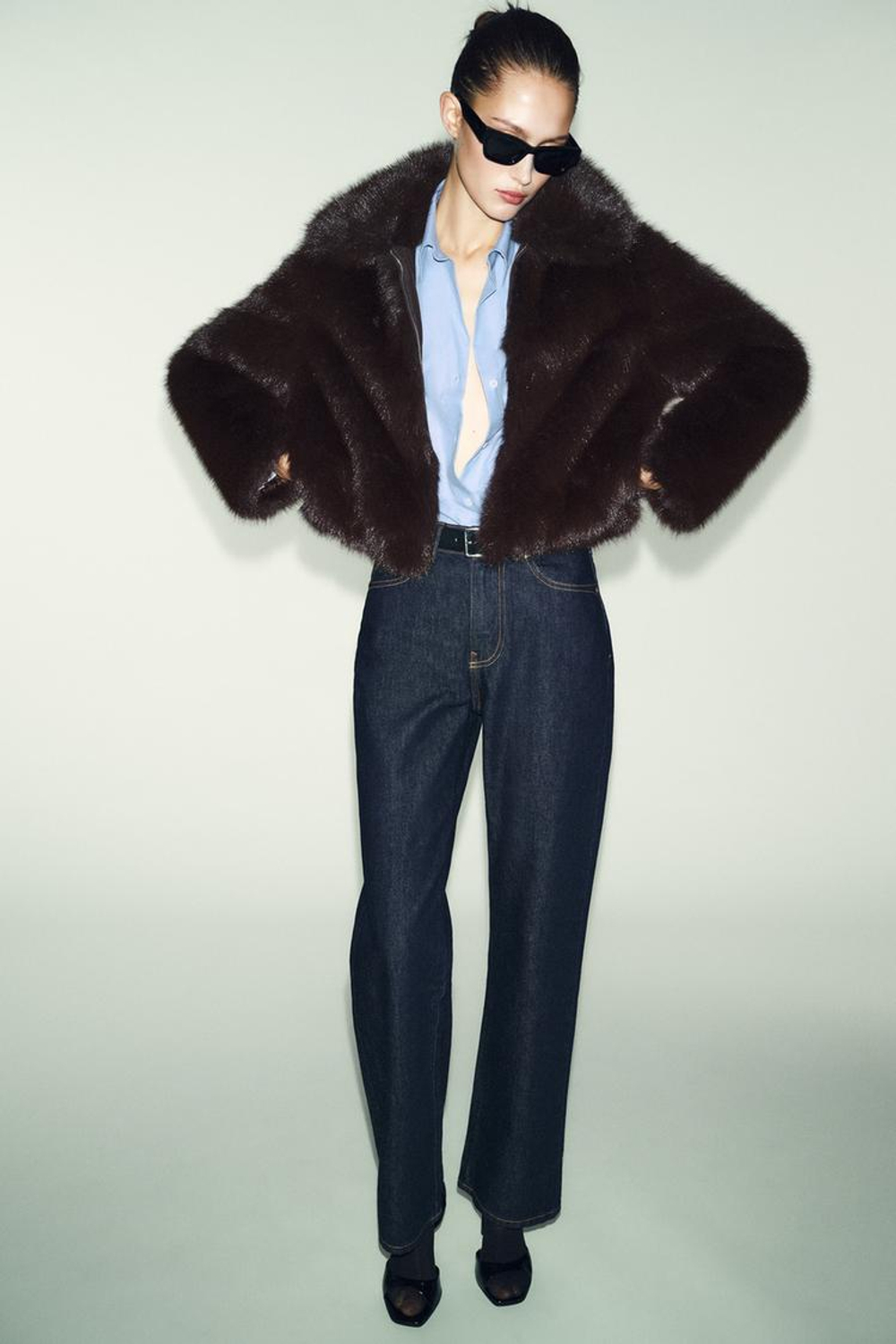 ZARA ШУБА ИЗ ИСКУССТВЕННОГО МЕХА С ВОРОТНИКОМ, КОРИЧНЕВЫЙ