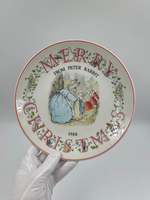 Тарелка Merry Christmas from Peter Rabbit Wedgwood 1988 год