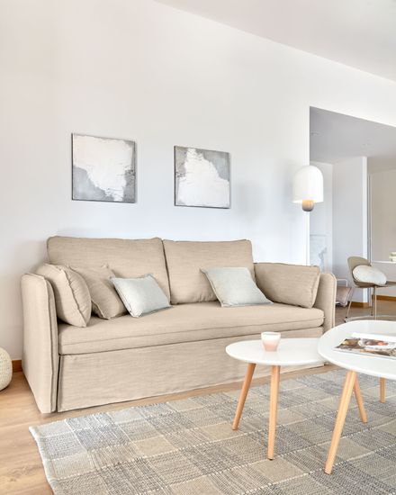 Два столика Brick Испания