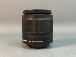Canon 650D kit 18-55mm 3.5-5.6 IS II 2.400 кадров