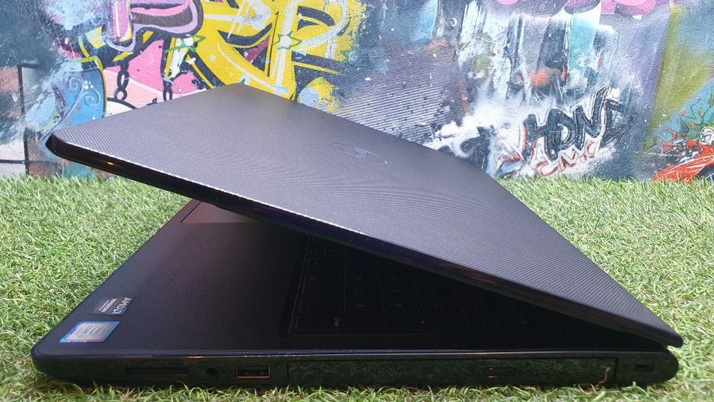 Ноутбук Dell i3-6/4Gb/R5 M420 2Gb/vostro 15 p63f002/Windows 10