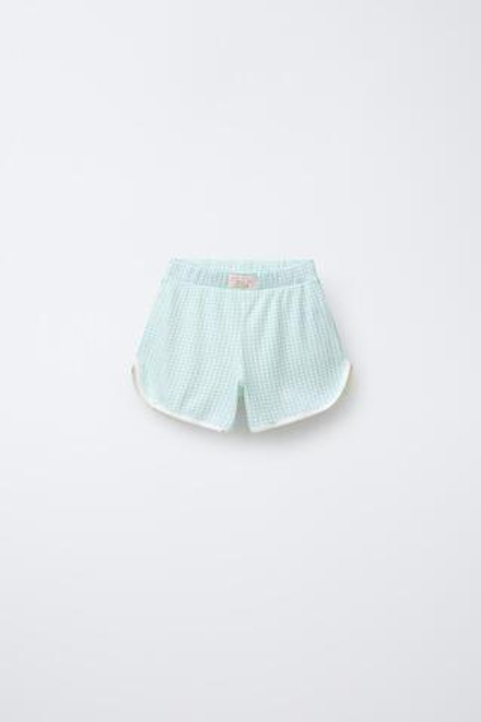 ZARA ПИЖАМА В КЛЕТКУ ВИШИ С ЦВЕТОЧНЫМ ПРИНТОМ И ШОРТАМИ-БЕРМУДАМИ, ЭКРЮ