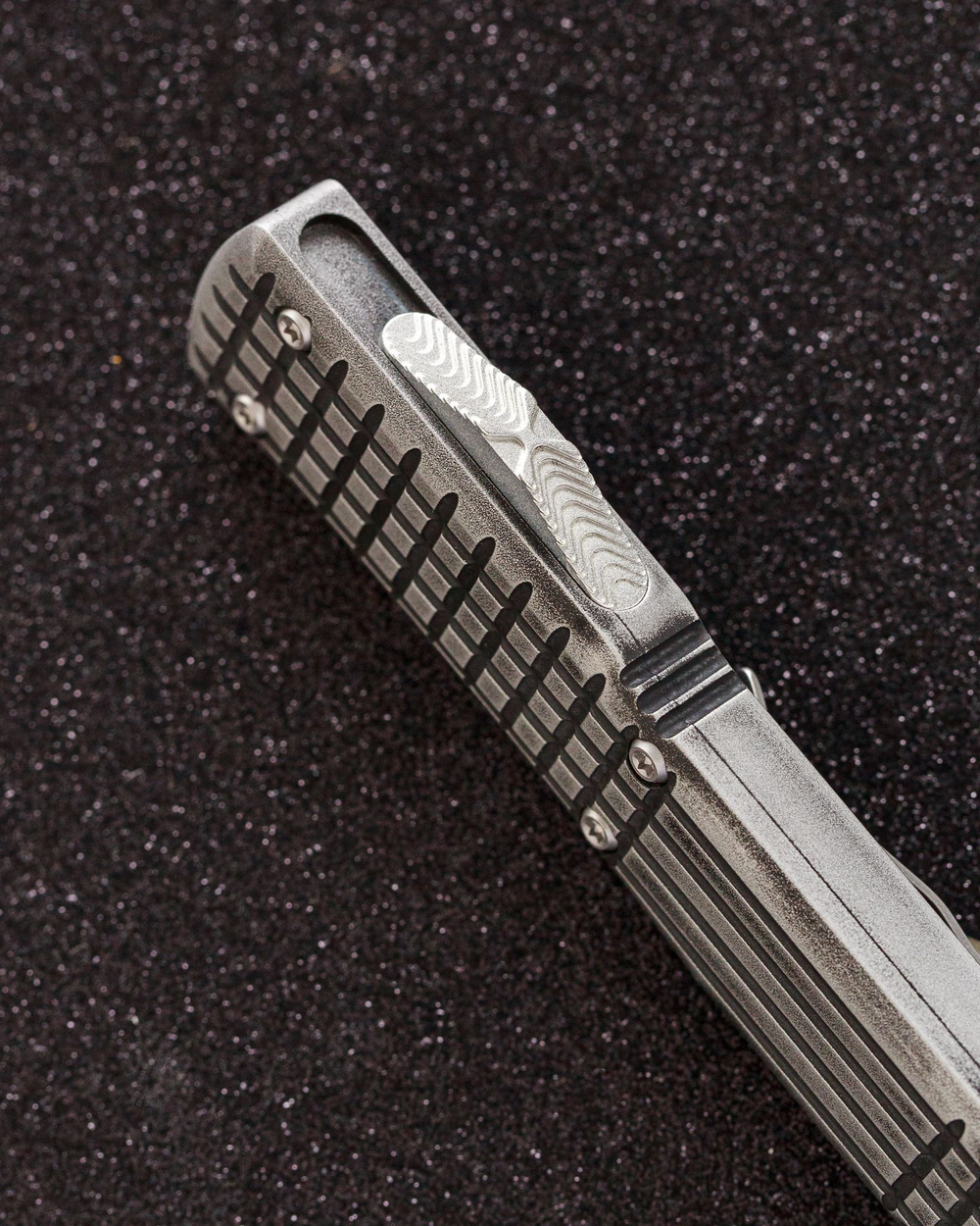 Автоматический складной нож SteelBro Ultratech S/E Delta Frag Cerakote Metal Black VG-10 121D-10BKSTCS (черный-металлик)