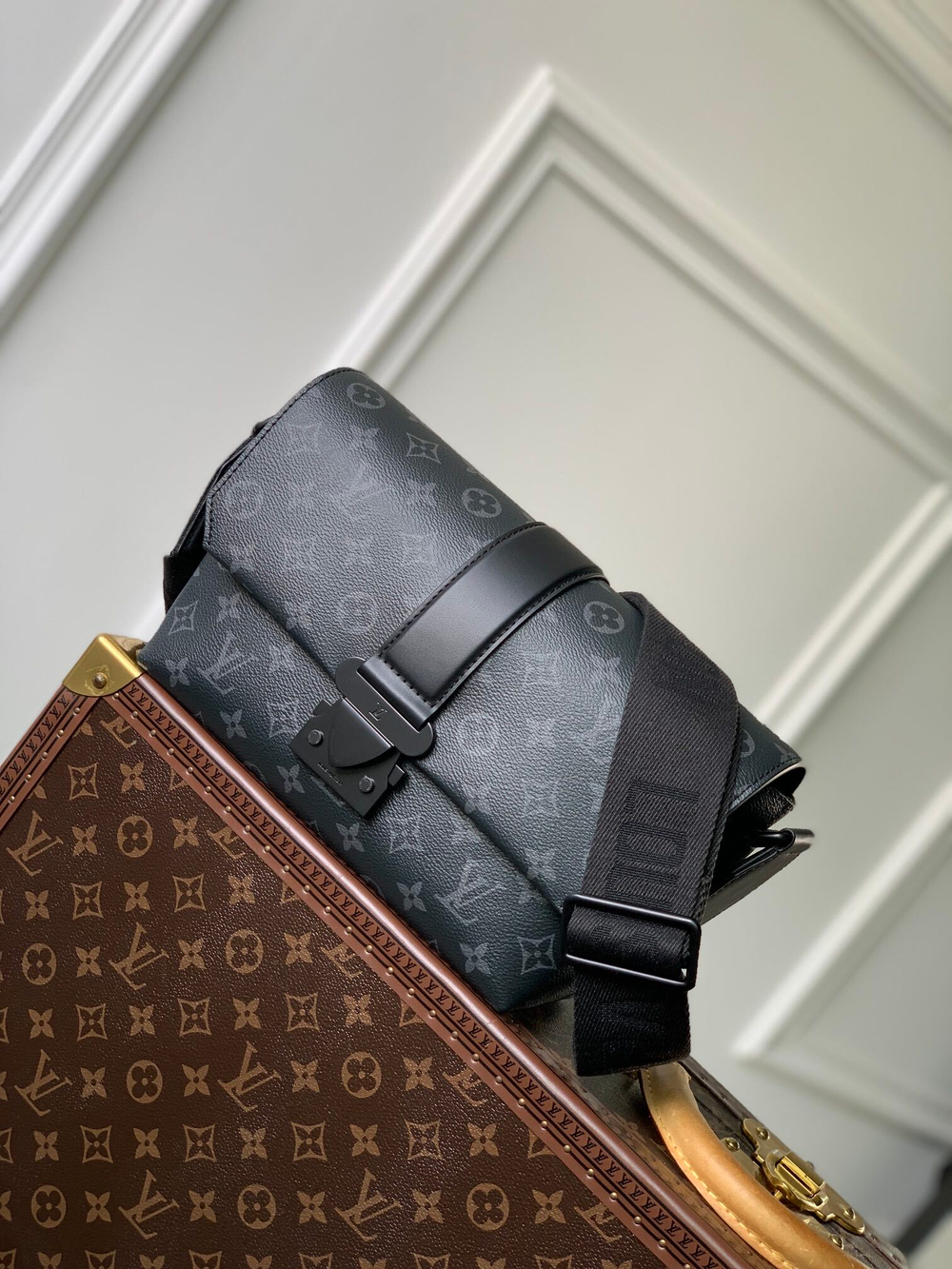 Louis Vuitton S-Cape Messenger Bag