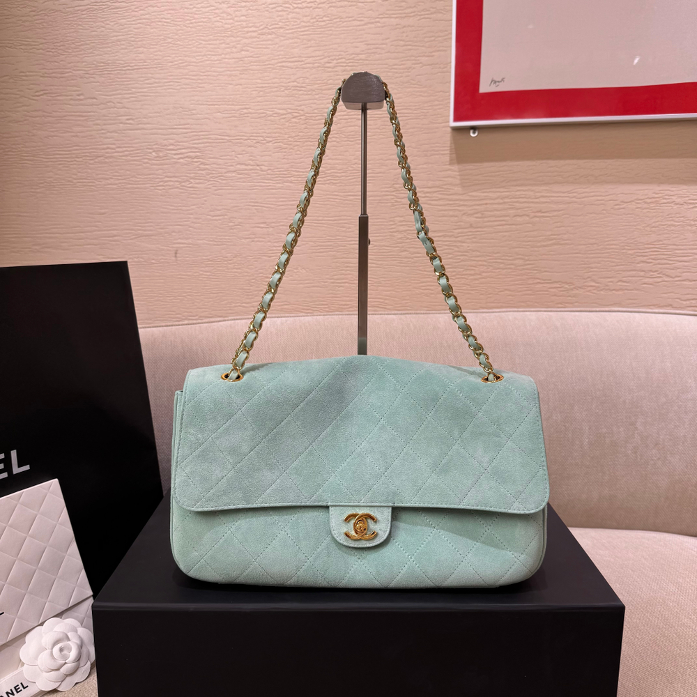 Chanel Maxi Flapbag 32 cm