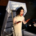 Хоррор-фигура «Ведьма в кровати»