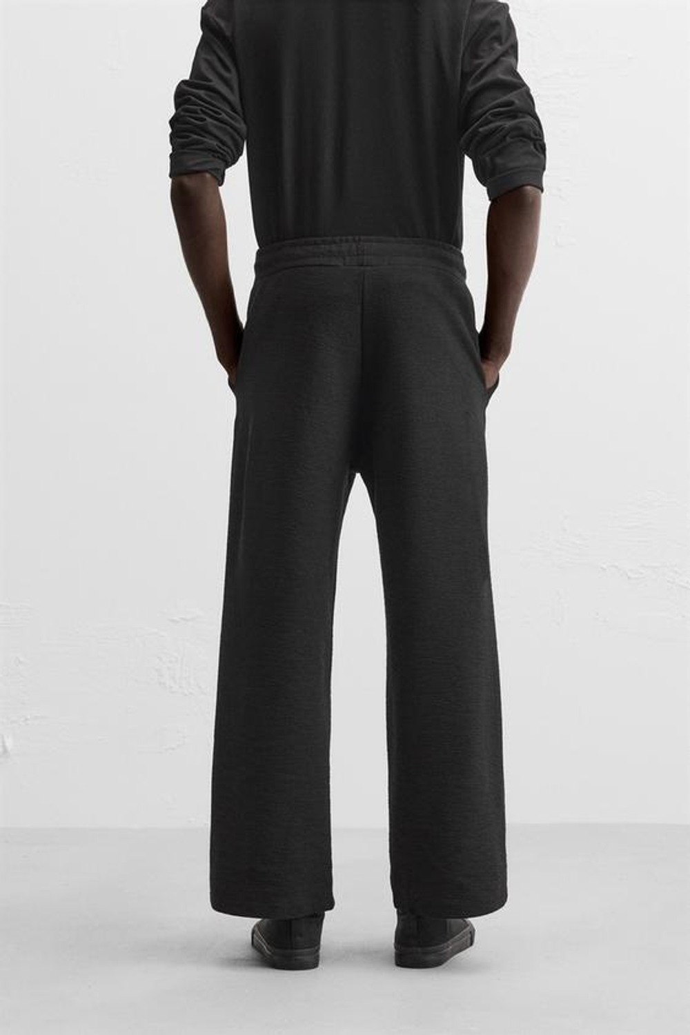 ZARA ЖАККАРДОВЫЕ ДЖОГГЕРЫ С РЕЛЬЕФНЫМ УЗОРОМ, ЧЕРНЫЙ