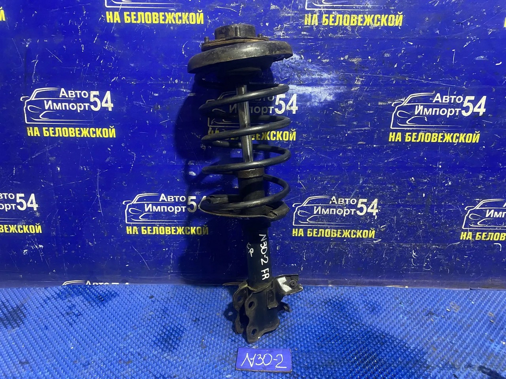 Стойка передняя правая NISSAN R'NESSA 1997