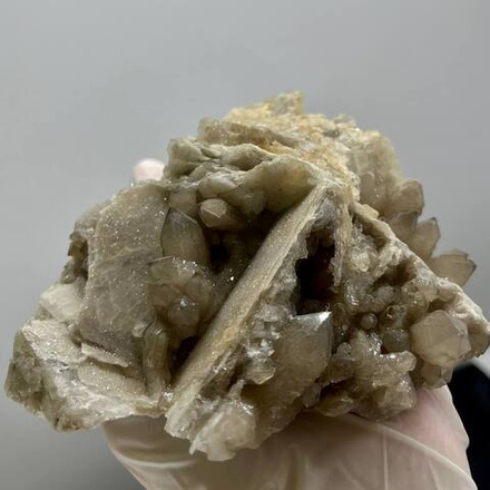 Дымчатый кварц с плоским кальцитом