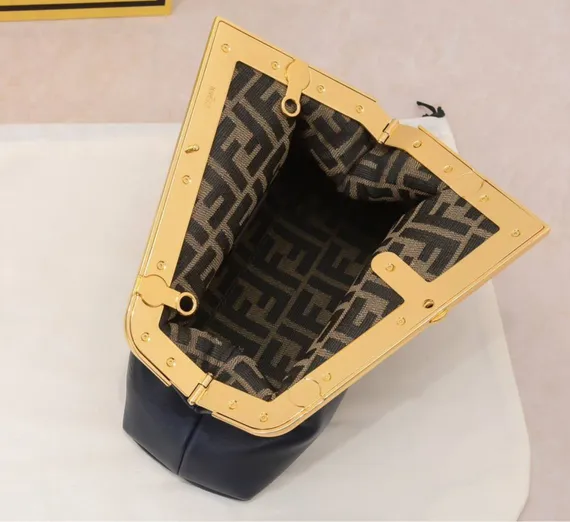 Сумка Fendi Fendi First маленькая черный