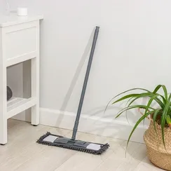 Швабра для мытья пола плоская Доляна, насадка микрофибра букли 42×12 см, телескопическая ручка 70-120 см, цвет МИКС