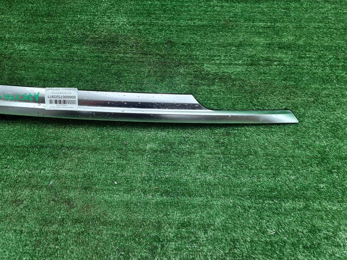 Накладка крышки багажника Hongqi HS5 (2019-н.в.)