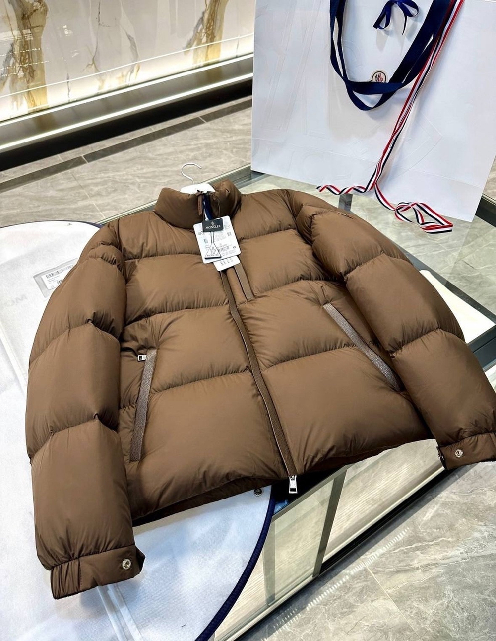 Пуховик Moncler