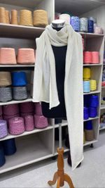 Нежный палантин из мериносовой пряжи "Тополиный пух"