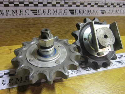 Звездочка 3518060-18630Б (z=14, t=25,4) натяжная в сборе (Акрос, Вектор, Дон-1500А/Б до 2006 г.)