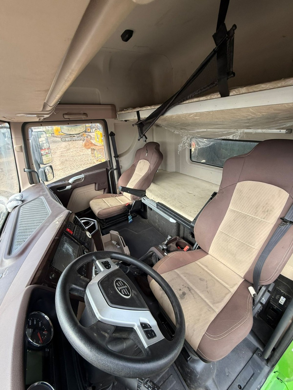 FAW JH6 6x4 Седельный тягач CA4250P25K15T1NE5A80 (Газовый, 12,5 л, 430 л.с., МТ)