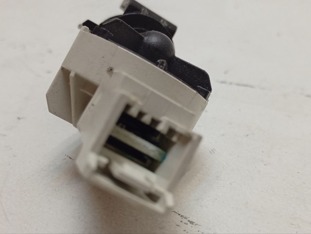 ESL98330 ктп2 Датчик уровня (маностат) для посудомоечной машины AEG Electrolux Zanussi 140000554083 б/у