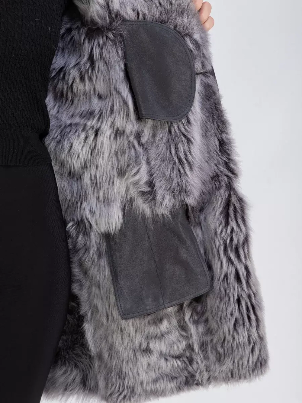 Дубленка зимняя с капюшоном натуральная