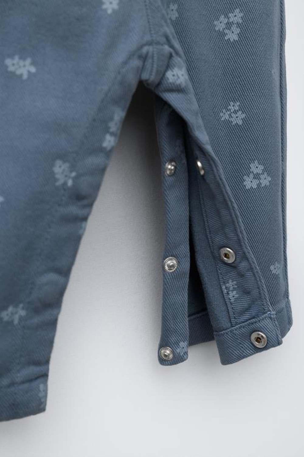 ZARA КОМБИНЕЗОН ИЗ САРЖИ С ЦВЕТОЧНЫМ ПРИНТОМ, СИНИЙ МЕЛАНЖ