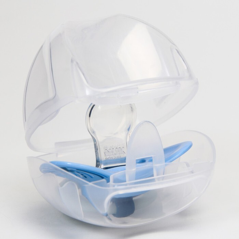 7454838 Соска-пустышка ортодон., силикон, от 0 мес., SIGNATURE NIGHT, в контейнере «Космос»