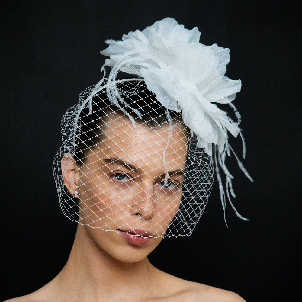 Вуаль классическая с шелковым цветком