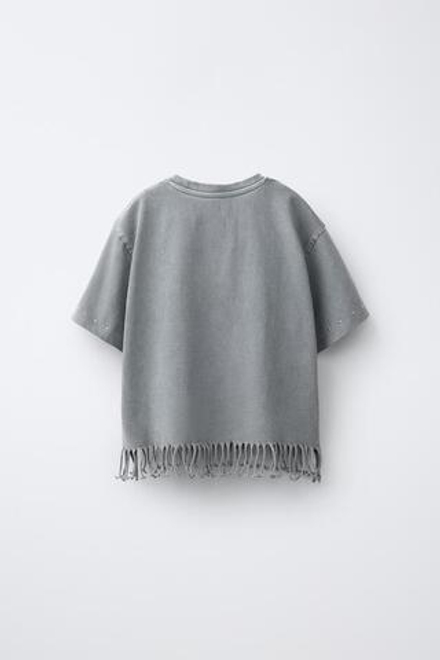 ZARA ФУТБОЛКА С БАХРОМОЙ И ЗАКЛЕПКАМИ, АНТРАЦИТОВО-СЕРЫЙ
