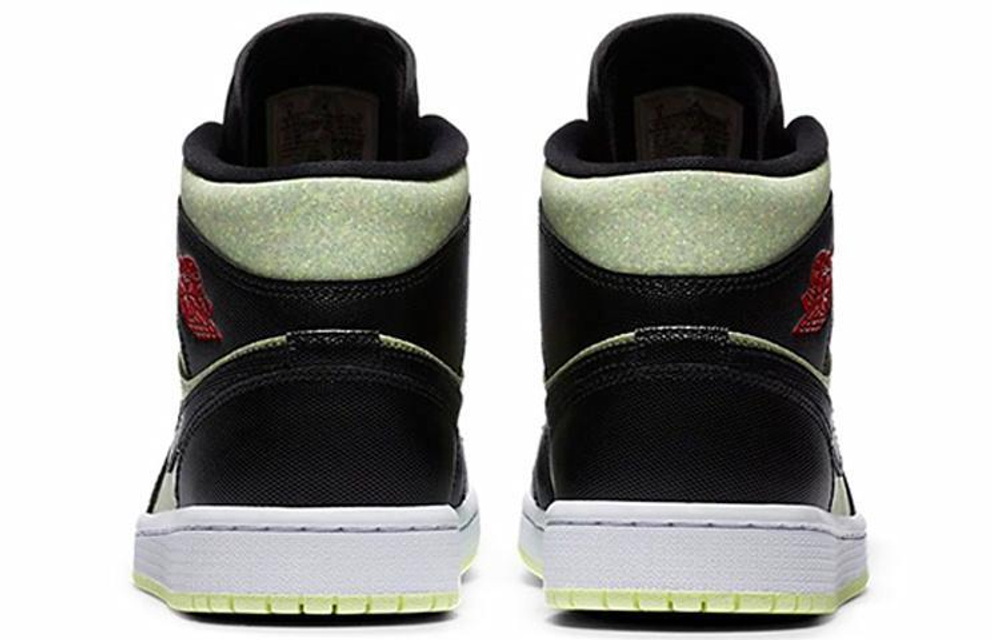Кроссовки Jordan Air Jordan 1 Mid (Женская размерная сетка)