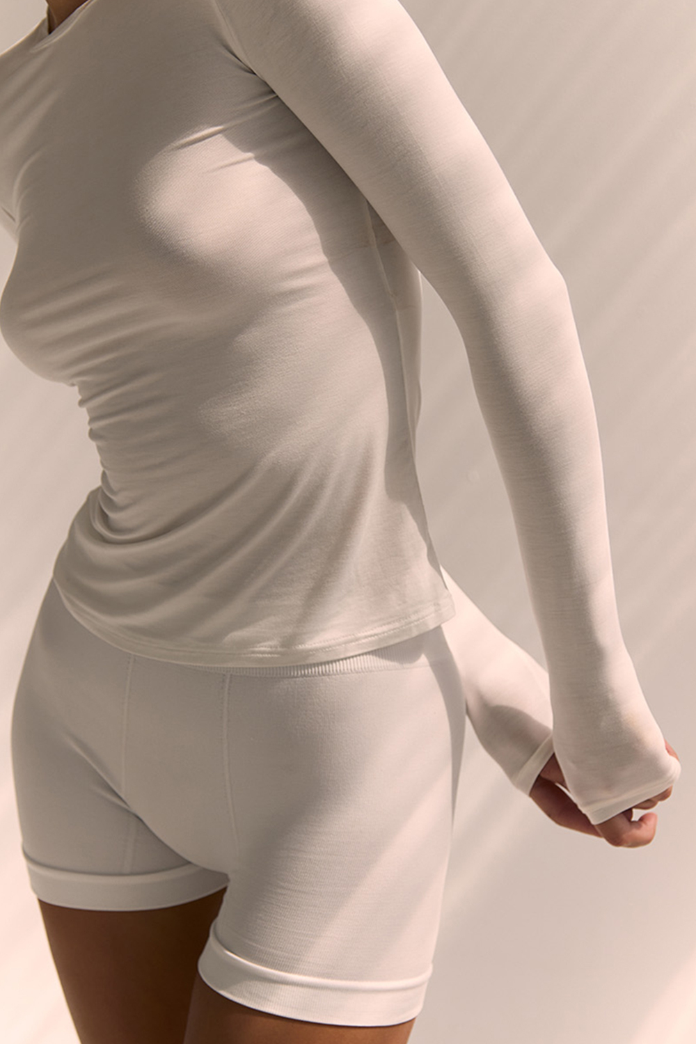 Лонгслив из бамбука Молочный