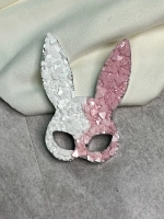 Брошь зайчик из эпоксидной смолы