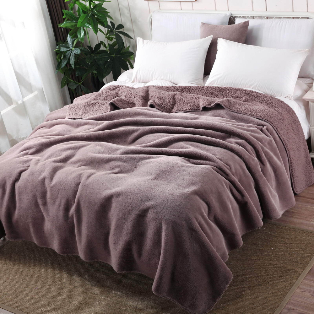 Покрывало 220x240 Sofi De MarkO Аурелия цвета мокко