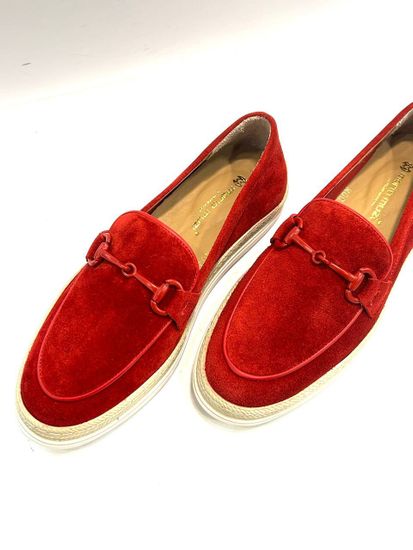 Лоферы женские