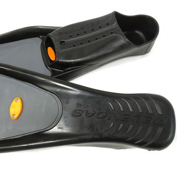 Ласты Pelengas с пластиковыми лопастями Soft