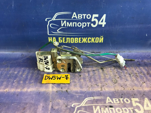 Замок двери передней левой MAZDA DEMIO 1998