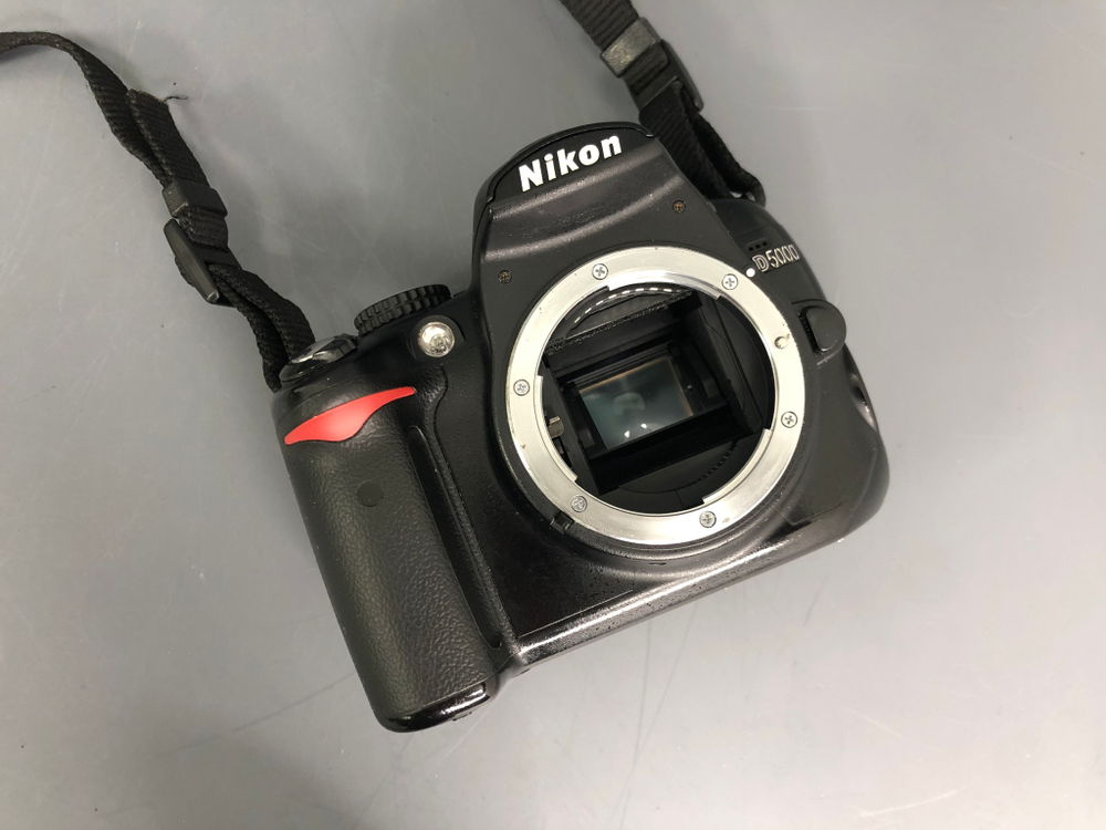 Nikon D5000 80.010 кадров