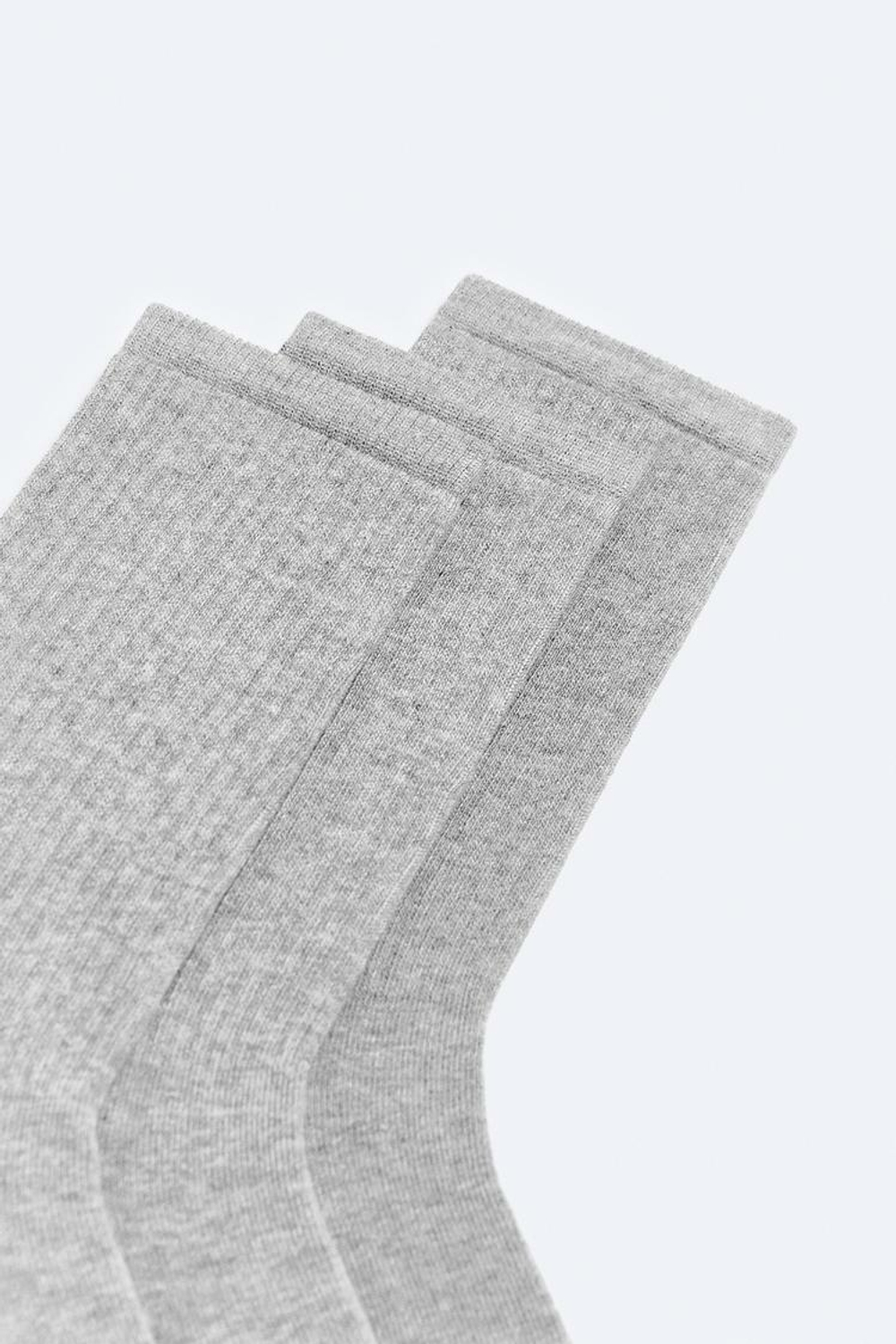 ZARA УПАКОВКА ИЗ 3 НОСКОВ В РУБЧИК, СЕРЫЙ