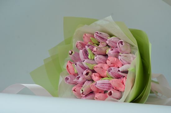 Букет из зефира тюльпаны