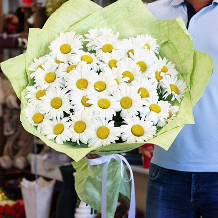 Большой букет ромашек