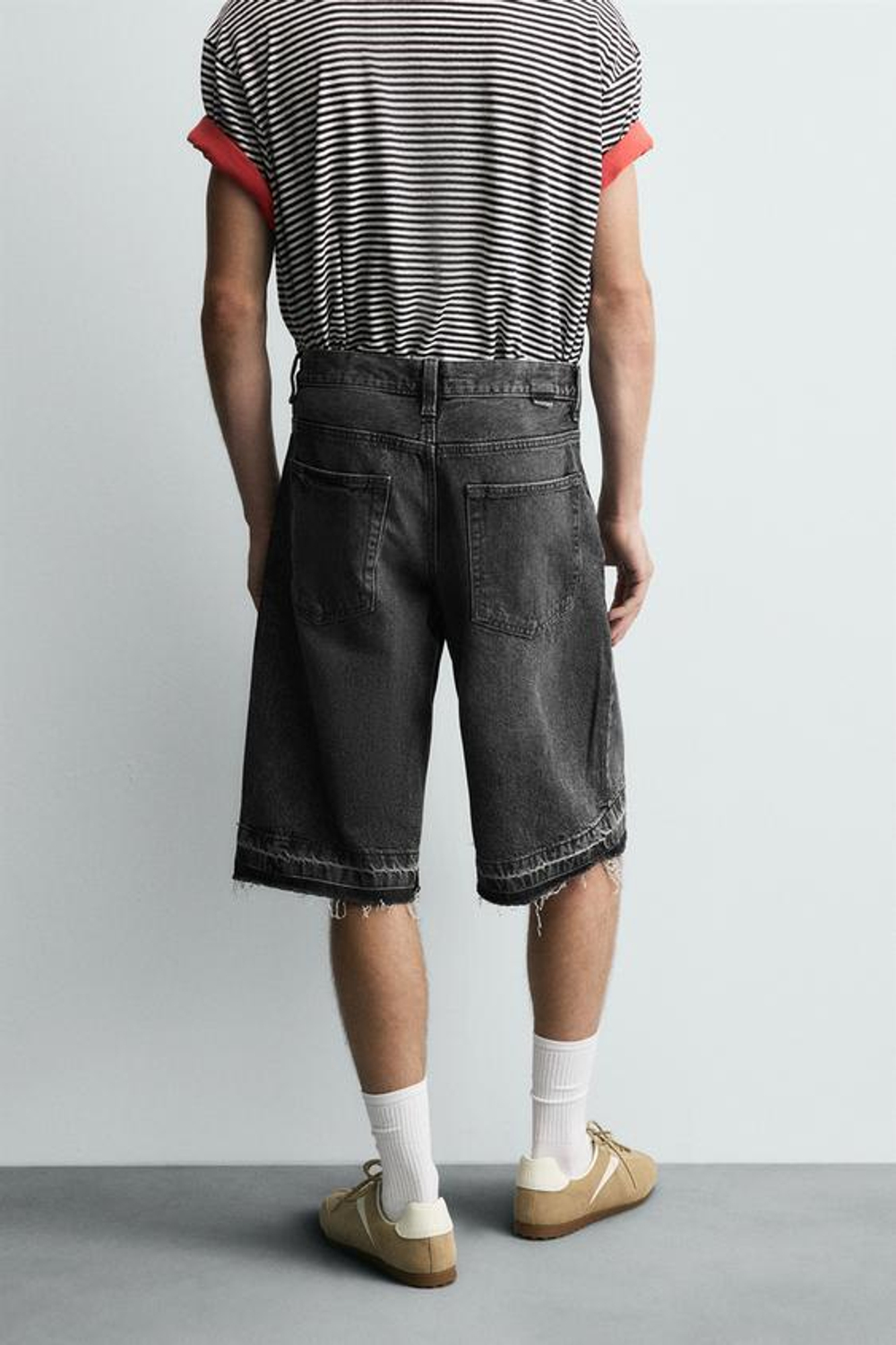 ZARA ДЖИНСОВЫЕ ШОРТЫ-БЕРМУДЫ СВОБОДНОГО КРОЯ, ЧЕРНЫЙ