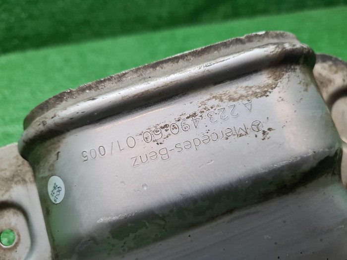 Насадка глушителя правая Mercedes S W223 (20-нв)