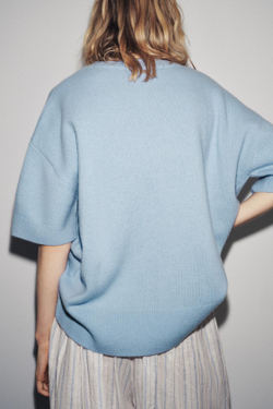 ZARA БАЗОВЫЙ ТРИКОТАЖНЫЙ ДЖЕМПЕР ИЗ 100% ШЕРСТИ С КОРОТКИМИ РУКАВАМИ, ГОЛУБОЙ