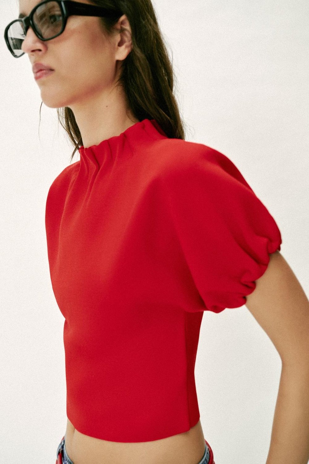 ZARA ТРИКОТАЖНЫЙ ТОП С РЮШАМИ, КРАСНЫЙ