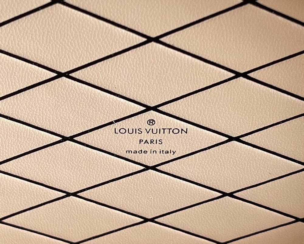 Louis Vuitton Petite Boite Chapeau