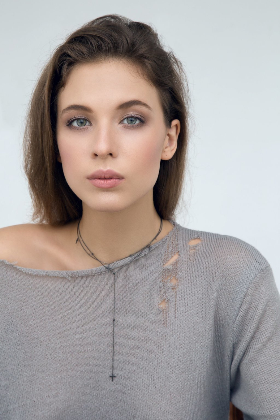 Шейное украшение с крестами