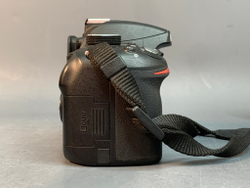 Nikon D3200 kit 18-55mm 3.5-5.6G VR 9.500 кадров