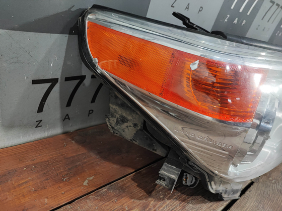 Фара левая + правая комплект, на запчасти Toyota Land Cruiser 200 12-15 Б/У Оригинал 8114560F30